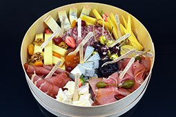 Box’apero 10-12 personnes 5 fromages AOP (900g) et charcuteries (500g) Box’apero 10-12 personnes 5 fromages AOP (900g) et charcuteries (500g)